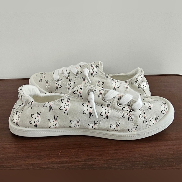 IASAC MIZRAHI Reesa Kitty Print Slip On Shoes, Sneakers - Picture 6 of 10